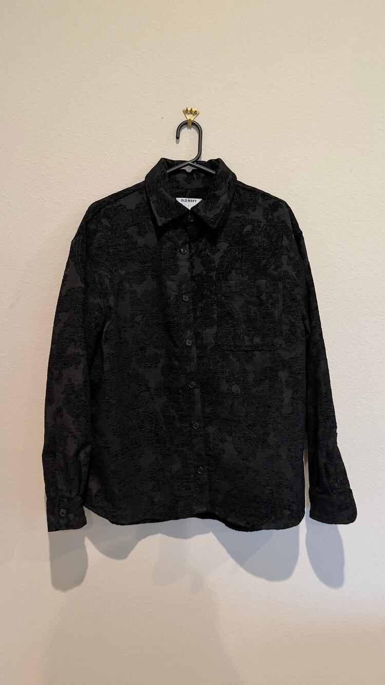 Old Navy Men's Oversized Jacquard Button-Down Black Long Sleeve Small NWT.